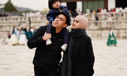 Cara Ayudia Bing Slamet Menikmati Liburan Singkat Di Hong Kong