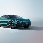 Daniel Craig Pamer Denza Rival Porsche 911 Bertenaga 1.000 HP