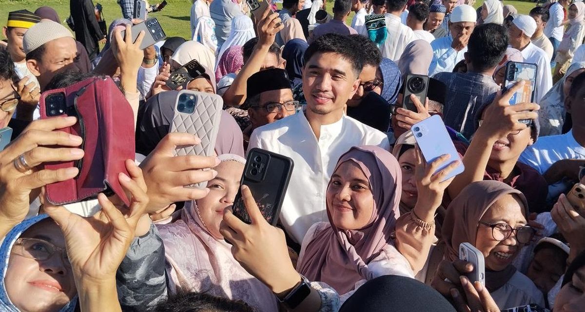 Duta Sheila On 7 Saat Salat Id Di Jogja Di Serbu Untuk Selfie