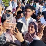 Duta Sheila On 7 Saat Salat Id Di Jogja Di Serbu Untuk Selfie