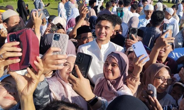 Duta Sheila On 7 Saat Salat Id Di Jogja Di Serbu Untuk Selfie