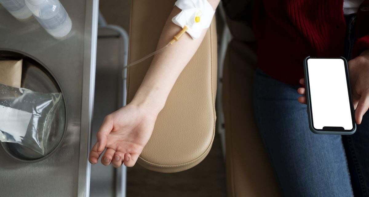 Mengenal IV Drip: Benarkah Efektif Untuk Stamina Atau Tren?