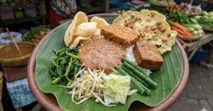 Pecel Jawa: Rasa Sehat Dan Gurih Yang Menjadi Warisan Kuliner