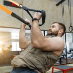 Trend “Weighted Vest”: Apakah Aman Untuk Sendi Anda?