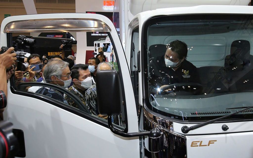 Isuzu Elf EV Bertenaga Listrik Mulai Di Uji Coba Di Jakarta