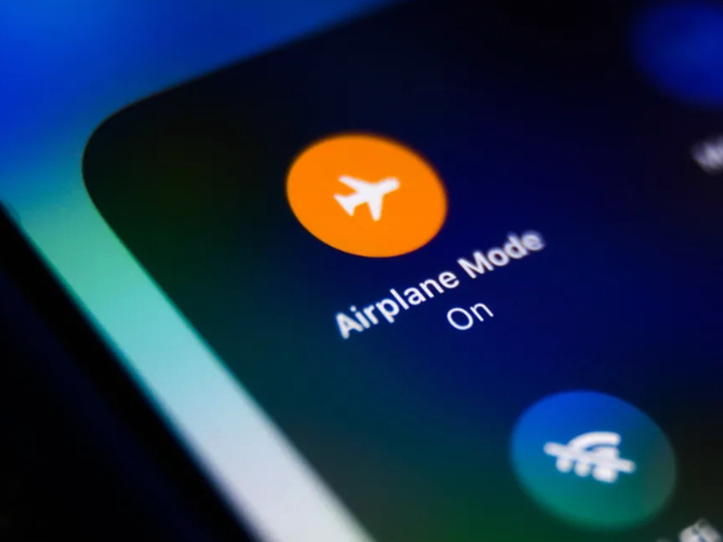 Alasan Aktifkan Airplane Mode Bisa Percepat Pengisian Daya HP