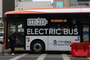 Transjakarta Mulai Uji Coba Bus Listrik Baru Di Halte Harmoni