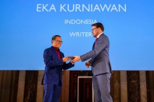 Eka Kurniawan Masuk Nominasi International Booker Prize