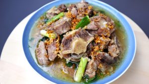 Sop Buntut Bogor: Bening Beraroma Pala Dan Kayu Manis