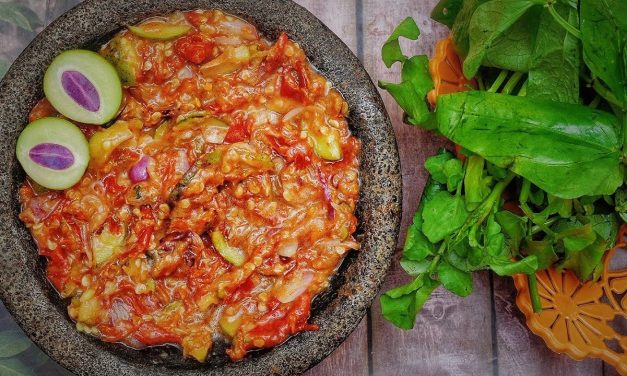 Sambal Gandaria Khas Palembang: Pedas Segar Buah Jatake