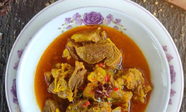 Gulai Bagar Bengkulu Daging Sapi Beraroma Kelapa Sangrai