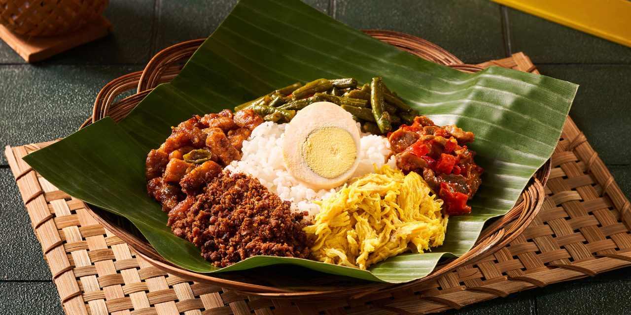 Menikmati Nasi Bogana Berbalut Daging Terik Dan Ayam Suwir