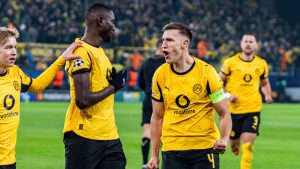 Borussia Dortmund Tumbangkan Villarreal 3-2 Di Signal Iduna Park