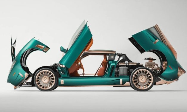 Spyker C8 Preliator Spyder Usung Interior Bertema Kokpit Pesawat