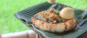Kelezatan Nasi Tepeng Gianyar Berbalut Basa Genep